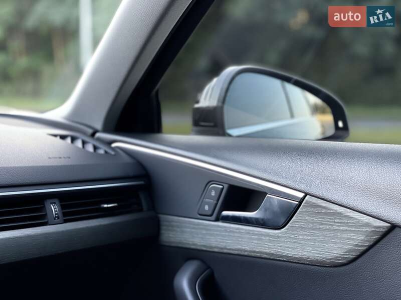 Седан Audi A4 2019 в Львове