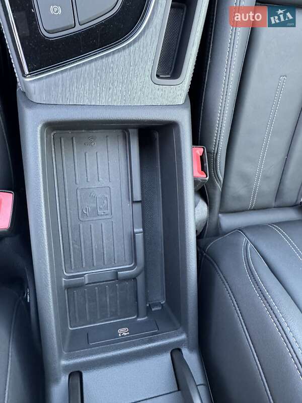 Седан Audi A4 2023 в Киеве