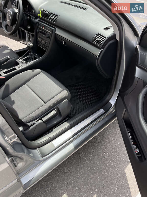 Универсал Audi A4 2005 в Киеве