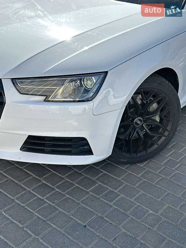 Седан Audi A4 2016 в Одессе