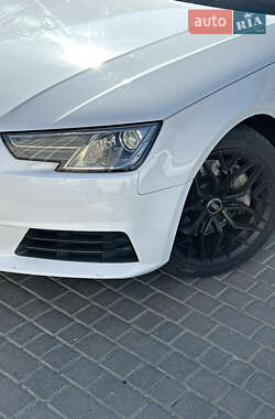 Седан Audi A4 2016 в 