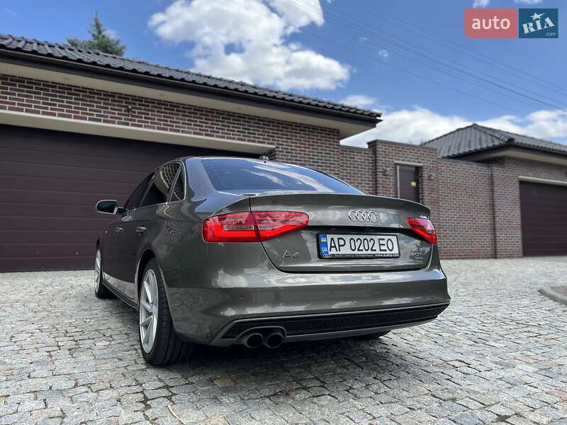 Седан Audi A4 2014 в Днепре