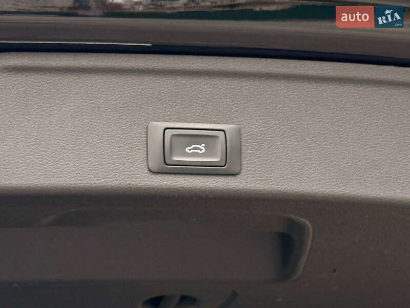 Универсал Audi A4 2017 в Киеве