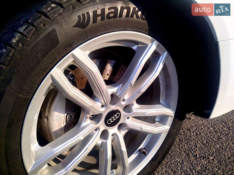 Седан Audi A4 2014 в Чернигове
