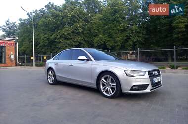 Седан Audi A4 2013 в Кременчуге