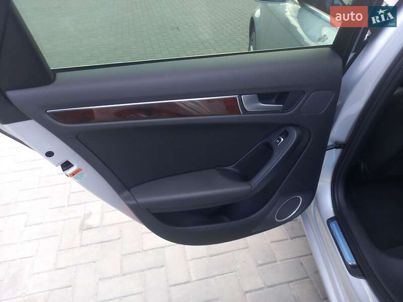 Седан Audi A4 2013 в Кременчуге