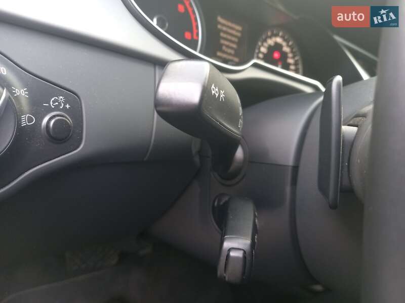 Седан Audi A4 2013 в Кременчуге
