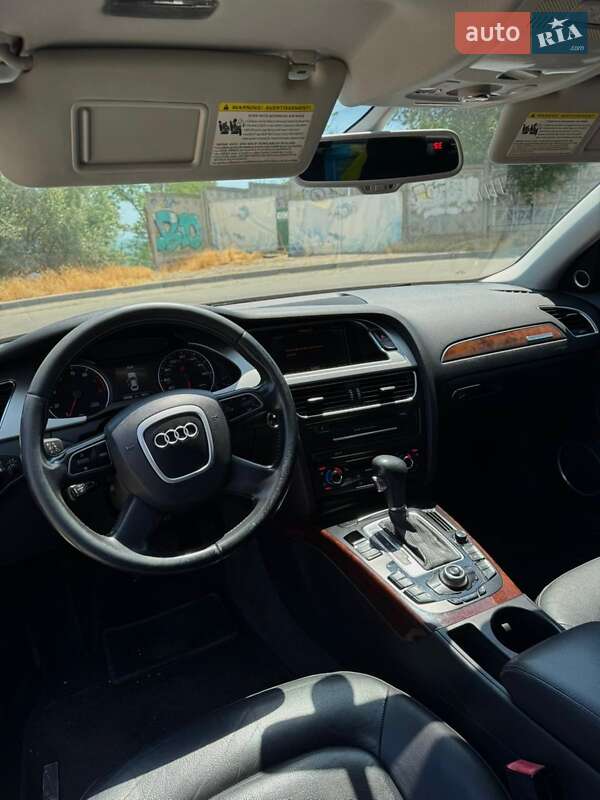Седан Audi A4 2011 в Одесі