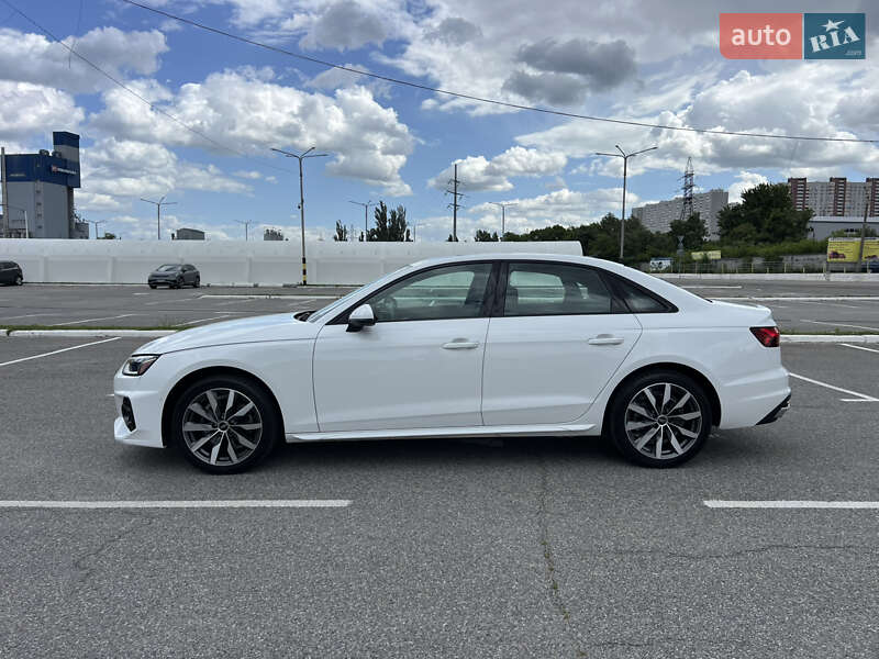 Седан Audi A4 2023 в Киеве