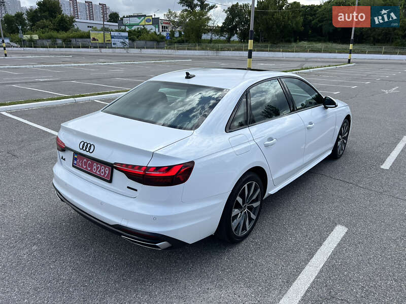 Седан Audi A4 2023 в Киеве