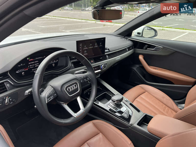 Седан Audi A4 2023 в Киеве