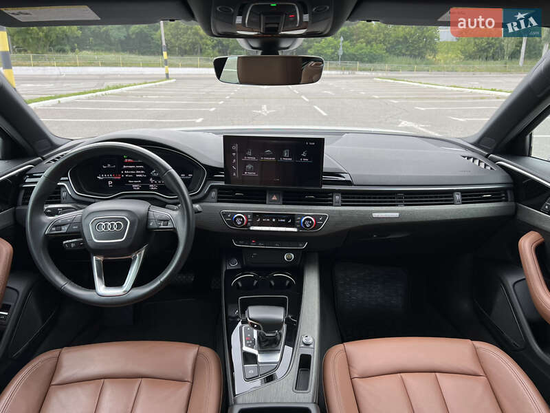 Седан Audi A4 2023 в Киеве
