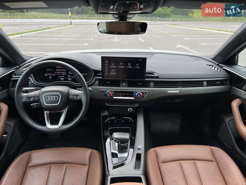 Седан Audi A4 2023 в Киеве
