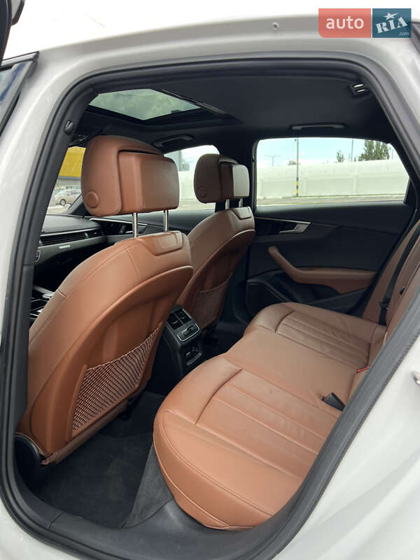 Седан Audi A4 2023 в Киеве