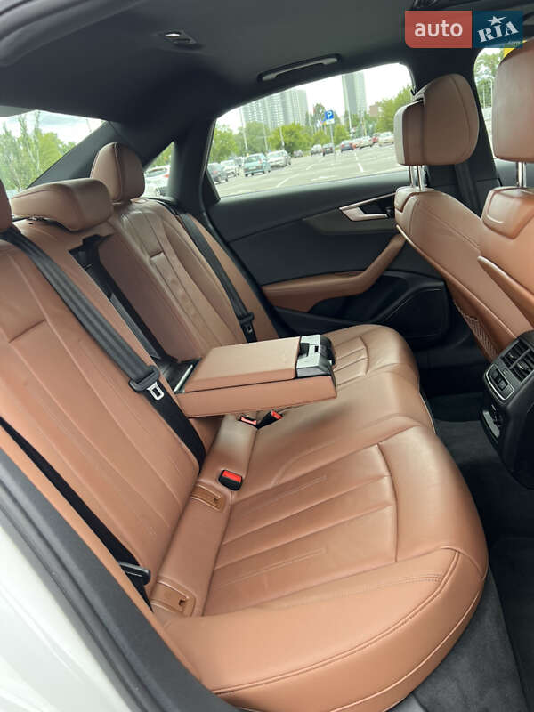Седан Audi A4 2023 в Киеве
