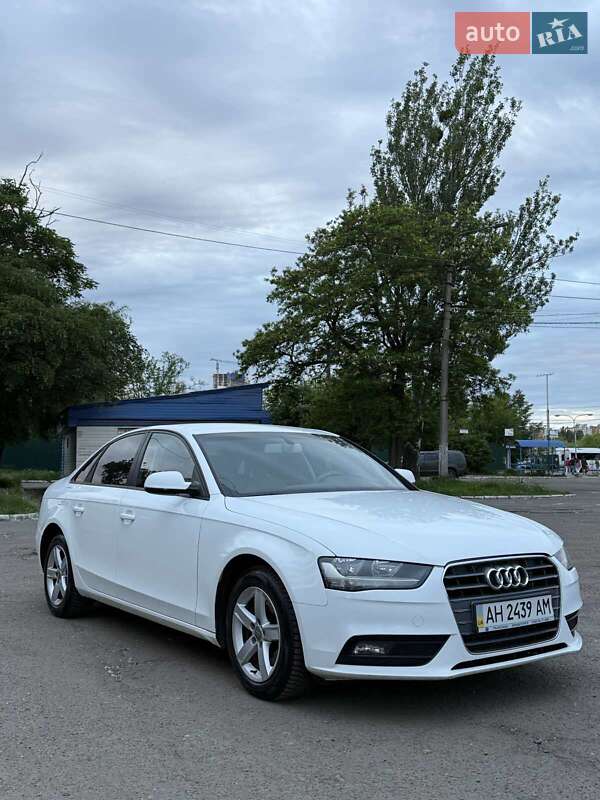Седан Audi A4 2013 в Кропивницком