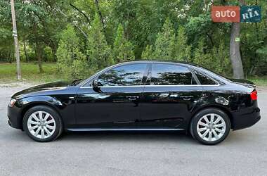 Седан Audi A4 2015 в 