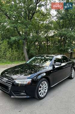 Седан Audi A4 2015 в 