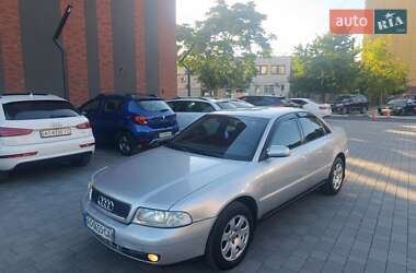 Седан Audi A4 1999 в Ужгороді