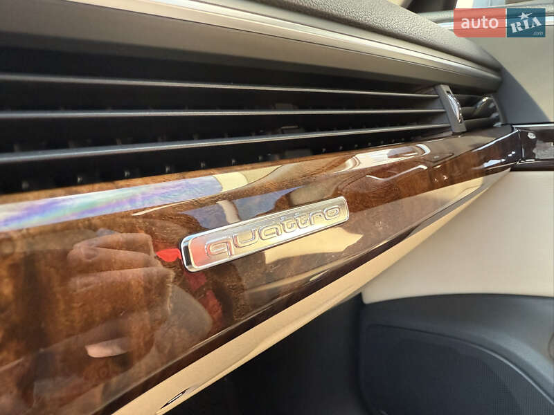 Седан Audi A4 2019 в Ивано-Франковске