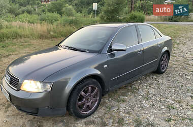 Седан Audi A4 2001 в Вижнице