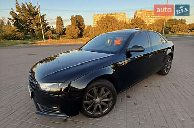 Седан Audi A4 2013 в 