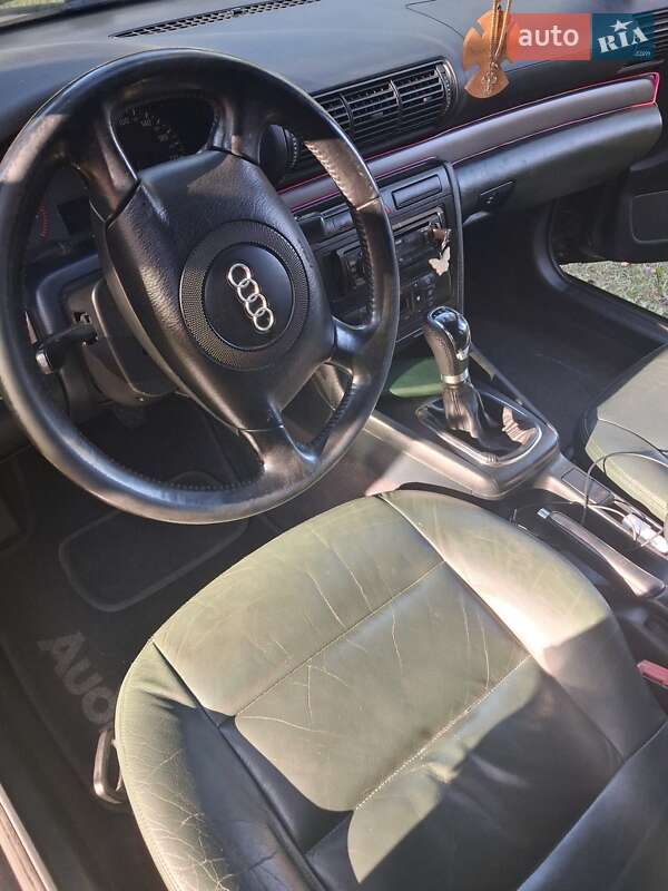 Седан Audi A4 2000 в Луцке