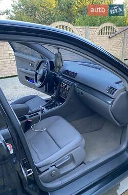 Седан Audi A4 2000 в 