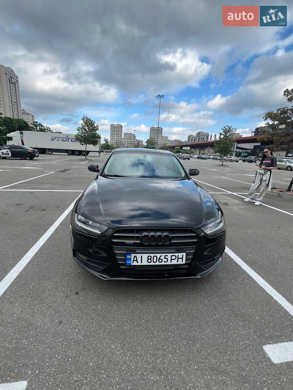 Седан Audi A4 2012 в Киеве