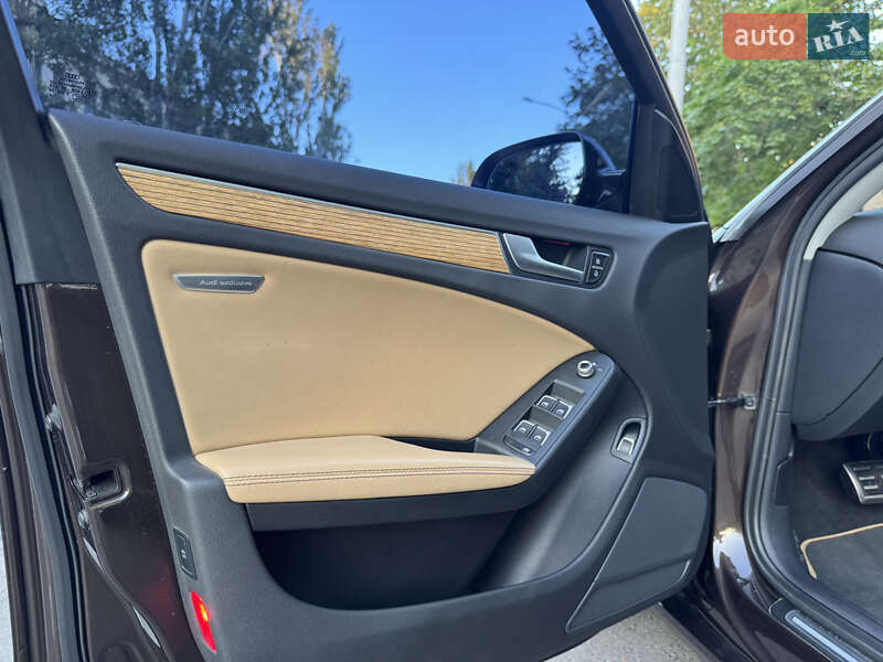 Седан Audi A4 2012 в Николаеве