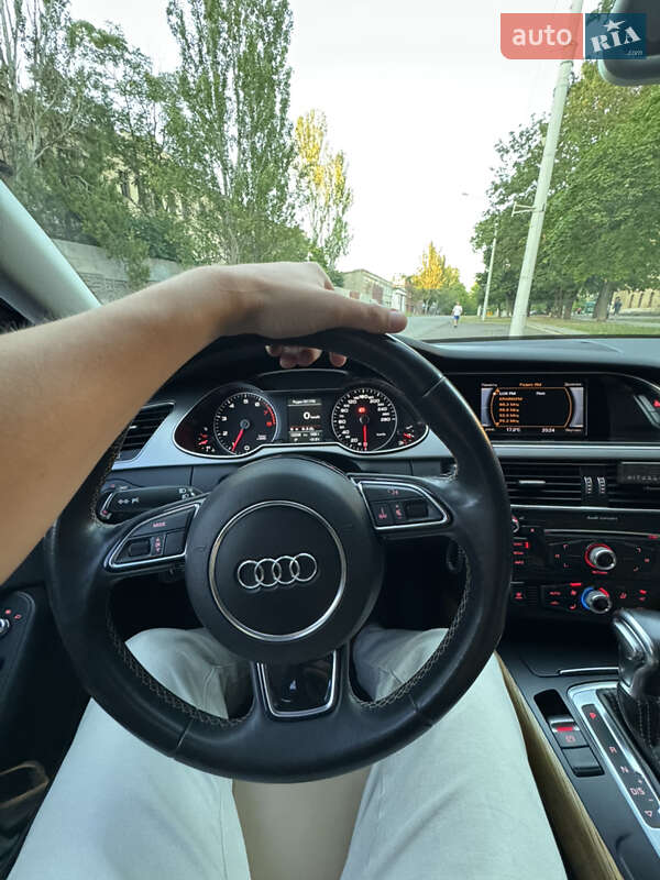 Седан Audi A4 2012 в Николаеве