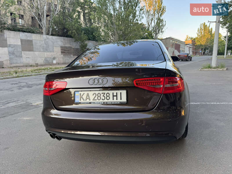 Седан Audi A4 2012 в Николаеве