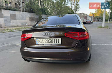 Седан Audi A4 2012 в 