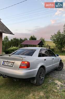 Седан Audi A4 1996 в 