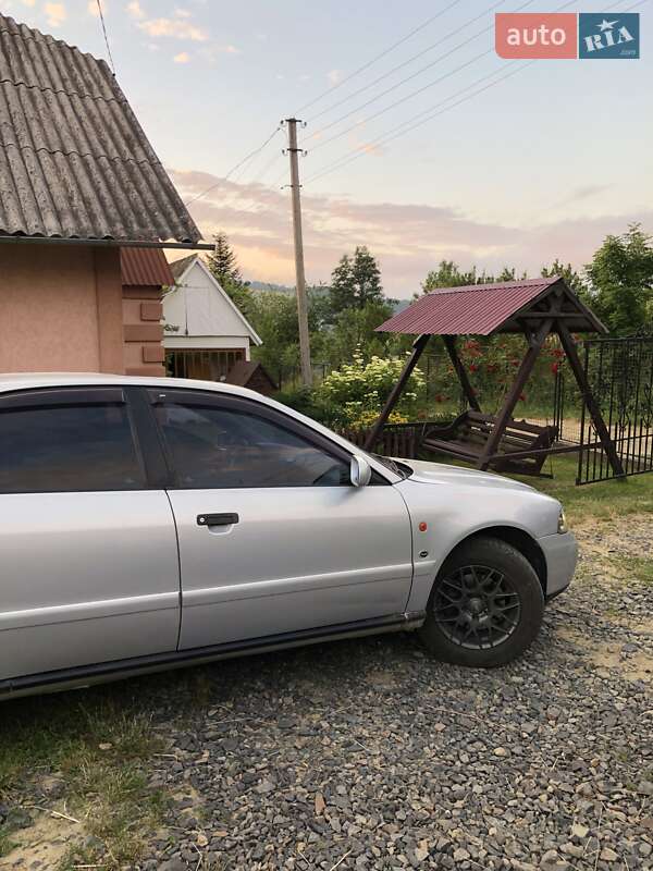 Седан Audi A4 1996 в Турке