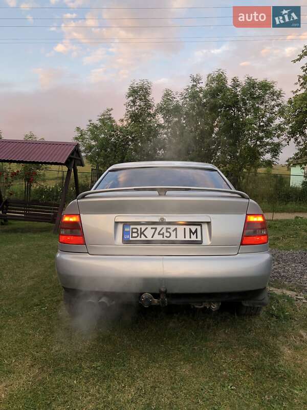 Седан Audi A4 1996 в Турке