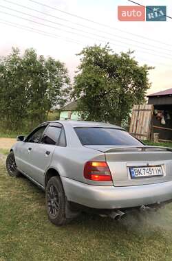 Седан Audi A4 1996 в 