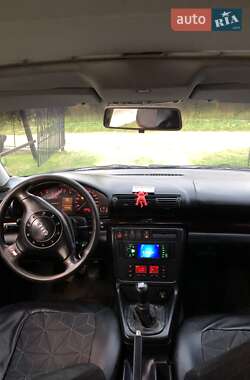 Седан Audi A4 1996 в 