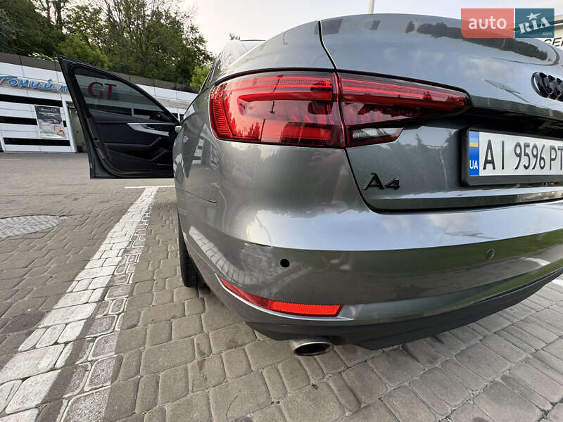 Седан Audi A4 2016 в Киеве