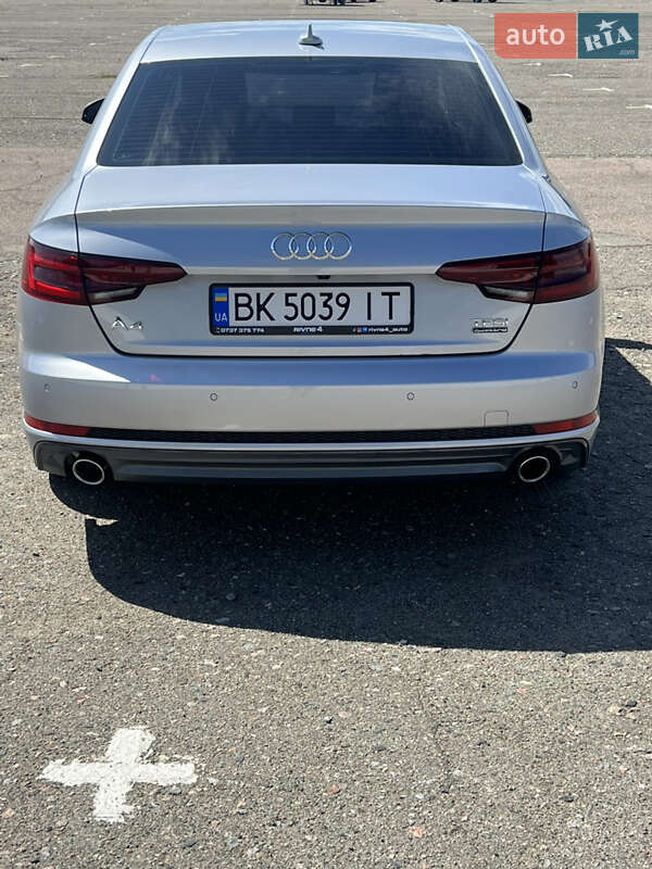 Седан Audi A4 2017 в Киеве