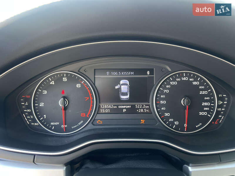 Седан Audi A4 2017 в Киеве