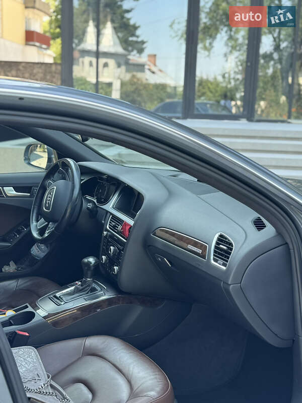 Седан Audi A4 2015 в Черновцах