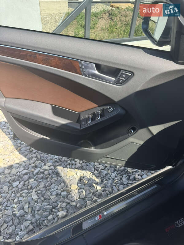 Седан Audi A4 2015 в Черновцах