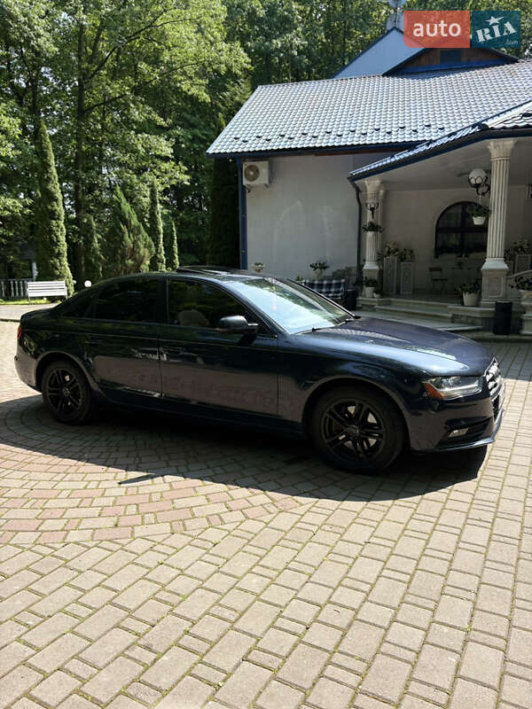 Седан Audi A4 2012 в Богородчанах