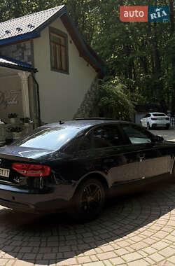 Седан Audi A4 2012 в 