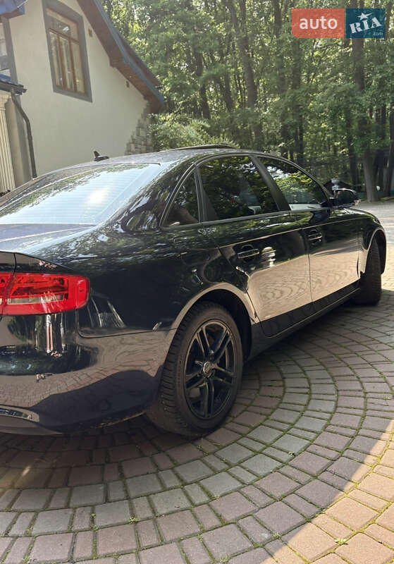 Седан Audi A4 2012 в Богородчанах