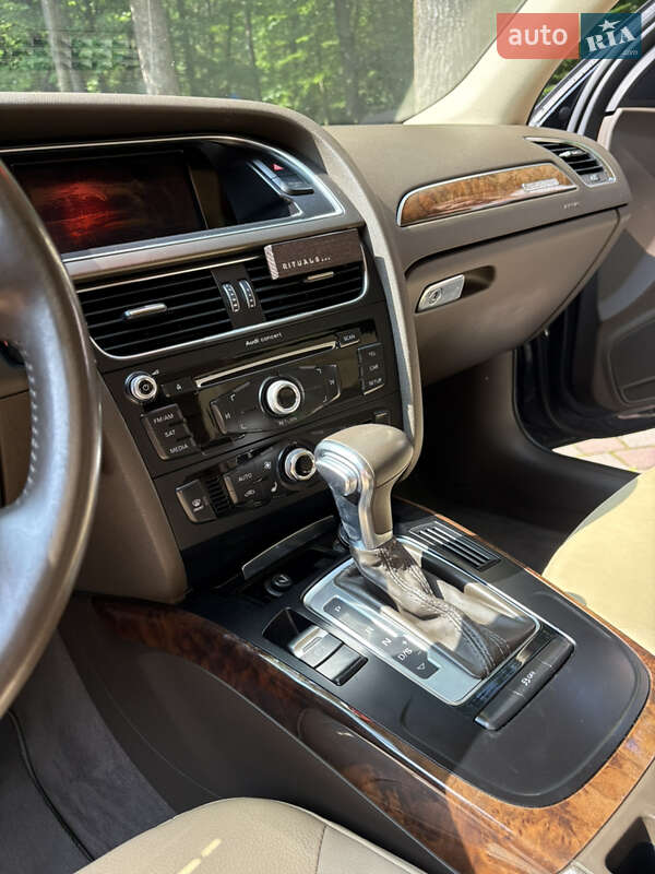 Седан Audi A4 2012 в Богородчанах