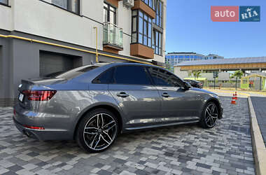 Седан Audi A4 2018 в 