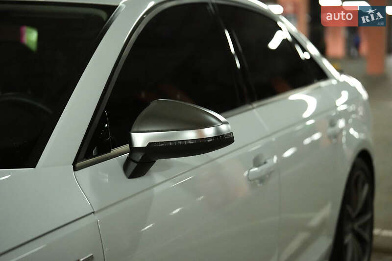 Седан Audi A4 2016 в Киеве