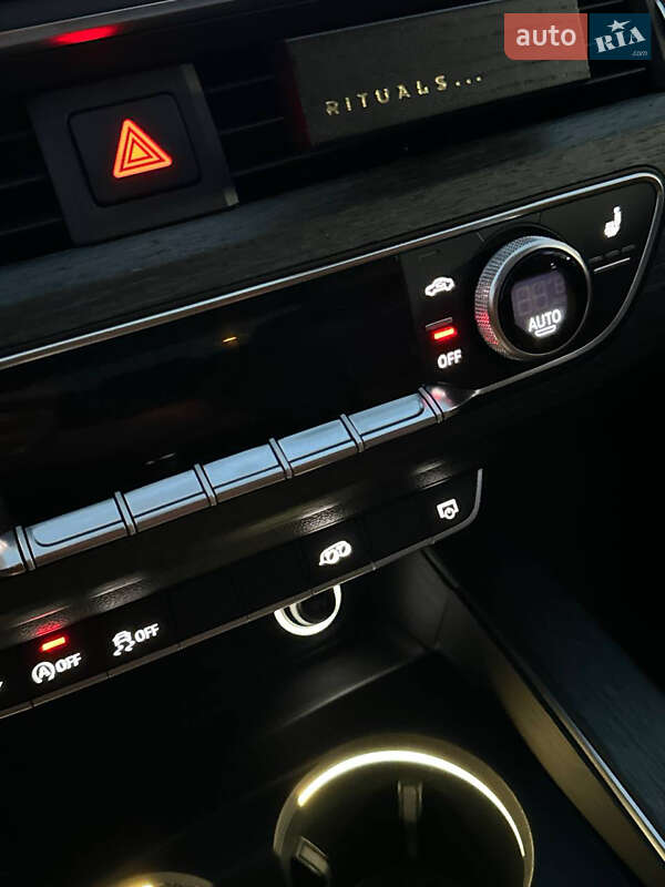 Седан Audi A4 2016 в Киеве